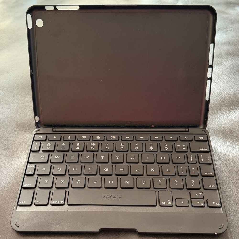 Black Zagg Keyboard Case